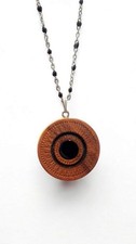 Collier avec Pendentif Rond en Péroba et Onyx Naturel - Artisanat Élégant comprar usado  Enviando para Brazil