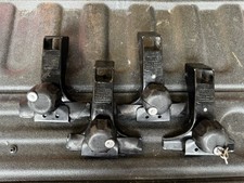 Usado, Conjunto de 4 torres para rack de teto Thule com travas e chaves suporte para trilho de gotejamento comprar usado  Enviando para Brazil