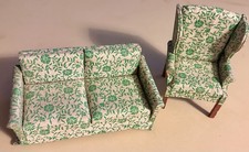 Sofá e poltrona estofados vintage artesanal casa de bonecas miniatura 1978 comprar usado Sofá e poltrona estofados vintage artesanal casa de bonecas miniatura 1978 comprar usado  Enviando para Brazil