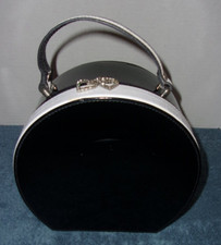 NEGRO BLANCO VINILO SOMBRERO CAJA REDONDO CREMALLERA COSMÉTICOS JOYERÍA ESTUCHE DE VIAJE segunda mano  Embacar hacia Mexico