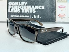 Usado, Oakley Holbrook LX verde com faixas com cinza polarizado SKU# 2038-07 data: maio de 2013 comprar usado  Enviando para Brazil
