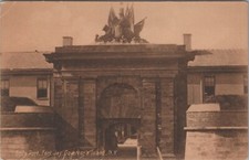 Cartão postal rotógrafo Nova York: Sally Port, Fort Jay, Governors Island NYC comprar usado  Enviando para Brazil