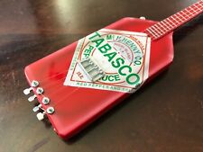 Mini réplica de guitarra Michael Anthony Tabasco baixo Van Halen colecionável comprar usado  Enviando para Brazil