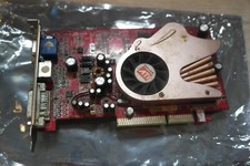 Placa de vídeo ATI Radeon 9600 XT 256MB 128-bit AGP DVI VGA S-video comprar usado  Enviando para Brazil