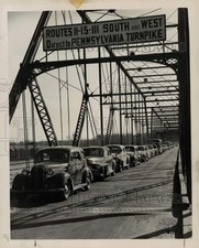1950 Press Photo carros antigos na ponte Walnut Street - pnx01153, usado comprar usado  Enviando para Brazil