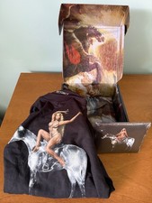 Usado, Beyonce Renaissance Box Set Pose 3 Size Small Shirt & Sealed CD Limited Edition! comprar usado  Enviando para Brazil