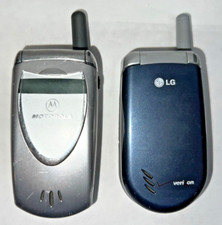 2 telefones flip vintage não funcionam: Motorola, LG. Apenas para peças. Ambos com cerca de 3,25 pol. L comprar usado  Enviando para Brazil