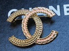 Broche chanel logo d'occasion  Pont-Sainte-Maxence