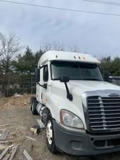 2005 freightliner cascadia for sale  Toms River