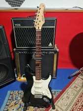 Chitarra elettrica stile usato  Sassari