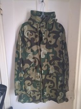 Parka masculina com estampa Riley verde bonita tamanho M (80) comprar usado Parka masculina com estampa Riley verde bonita tamanho M (80) comprar usado  Enviando para Brazil