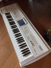 korg triton d'occasion  Expédié en Belgium