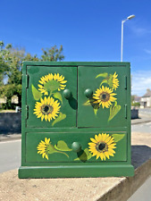 Usado, ARMÁRIO DE COZINHA ESTILO VINTAGE PINTADO DE GIRASSOL MINIATURA MADEIRA RACK DE ESPECIARIAS comprar usado  Enviando para Brazil