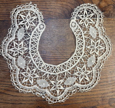Antique lace spindle d'occasion  Expédié en Belgium