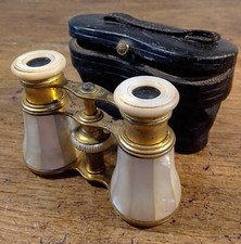 Pair theatre binoculars d'occasion  Expédié en Belgium