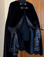 Velvet cape lined d'occasion  Expédié en Belgium