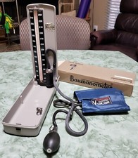 Vintage Baumanometer Blood Pressure Kompak Model Standard Gauge Medical, używany na sprzedaż  Wysyłka do Poland