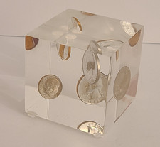 Moedas em cubo vintage Lucite acrílico peso papel flutuante suspensas década de 1960 comprar usado  Enviando para Brazil