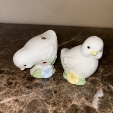 Agitador de sal e pimenta porcelana pássaros filhotes borboleta lenox abelha mel comprar usado Agitador de sal e pimenta porcelana pássaros filhotes borboleta lenox abelha mel comprar usado  Enviando para Brazil