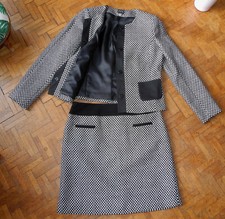 Tailleur jupe veste d'occasion  Rouxmesnil-Bouteilles