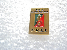 Rare ancien pins d'occasion  Saint-Mamert-du-Gard