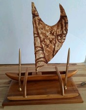 Antiga canoa polinésia esculpida à mão em madeira com vela de pano de casca 13”L comprar usado  Enviando para Brazil