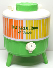 Jarro refrigerador vintage Bacardi rum e suco 2 galões com suporte 1984 verde amarelo comprar usado  Enviando para Brazil
