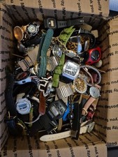 Lote de relógios. Peças/reparo ou revenda masculinas femininas vendidas como estão. Mais de 80 relógios comprar usado  Enviando para Brazil