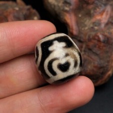 Ciondolo talismano bottiglia usato  Spedire a Italy