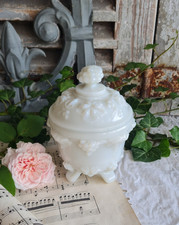 Ancienne bonbonniere opaline d'occasion  Le Poinçonnet
