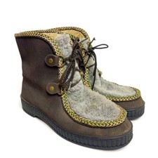 Vtg women mukluk for sale  Staunton