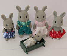 Sylvanian family conigli usato  Spedire a Italy