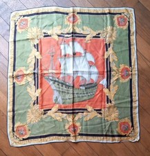 Foulard carré scarf d'occasion  Noisy-le-Grand