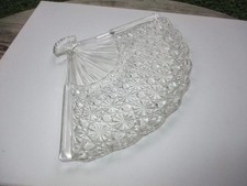 BANDEJA CÔMODA PRATO QUEIJO PICLES VIDRO EM FORMA DE VENTILADOR BOTÃO MARGARIDA FENTON comprar usado  Enviando para Brazil