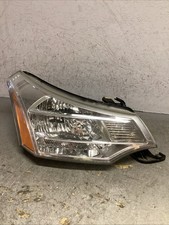 2008-2011 Ford Focus FAROL LATERAL DIREITO DO PASSAGEIRO FABRICANTE DE EQUIPAMENTO ORIGINAL HALOGÊNIO CROMADO SEDÃ comprar usado  Enviando para Brazil