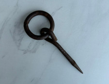 Vintage Forjado à Mão Gravata de Cavalo Poste de Engate Anel de Ferro Ferramenta Equestre Estável comprar usado  Enviando para Brazil