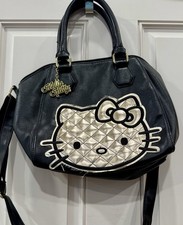 Bolsa de ombro 2014 Loungefly Sanrio HELLO KITTY preta e prata bolsa de mão FRAYING comprar usado Bolsa de ombro 2014 Loungefly Sanrio HELLO KITTY preta e prata bolsa de mão FRAYING comprar usado  Enviando para Brazil