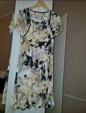 Abito donna fantasia usato  Massa di Somma