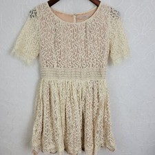Vestido feminino Darling médio branco renda recorte manga curta forrado skatista mini comprar usado  Enviando para Brazil