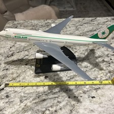 Avião Boeing 747-400 Eva Air Desk novo modelo grande escala 1/150 comprar usado Avião Boeing 747-400 Eva Air Desk novo modelo grande escala 1/150 comprar usado  Enviando para Brazil