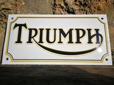 Plaque émaillée triumph d'occasion  Le Mesnil-Saint-Denis
