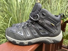 Keen oakridge hiking for sale  Delano