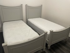 Wooden bed frame for sale  Kissimmee
