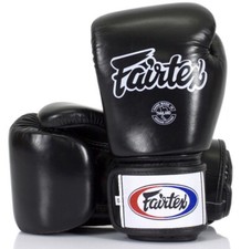 Guantoni boxe fairtex usato  Spedire a Italy