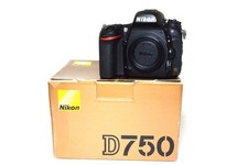 Fotocamera nikon d750 usato  Modena