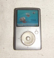 SanDisk Sansa Fuze (8GB) Digital Media Odtwarzacz MP3 Srebrny. Działa świetnie, dobry stan na sprzedaż  Wysyłka do Poland