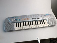 Tastiera musicale casio usato  Castellana Grotte