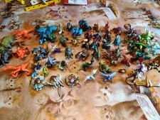 Lotto dinosauri combattenti usato Lotto dinosauri combattenti usato  Vito d'Asio