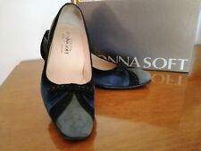 Scarpa donna camoscio usato  Italia