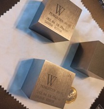 Cubo tungsteno 1kg usato  Valduggia